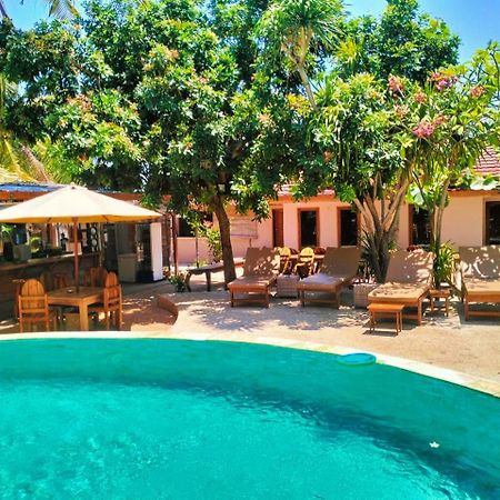 Jati Village, Party Hostel And Bungalows Gili Trawangan Exterior photo