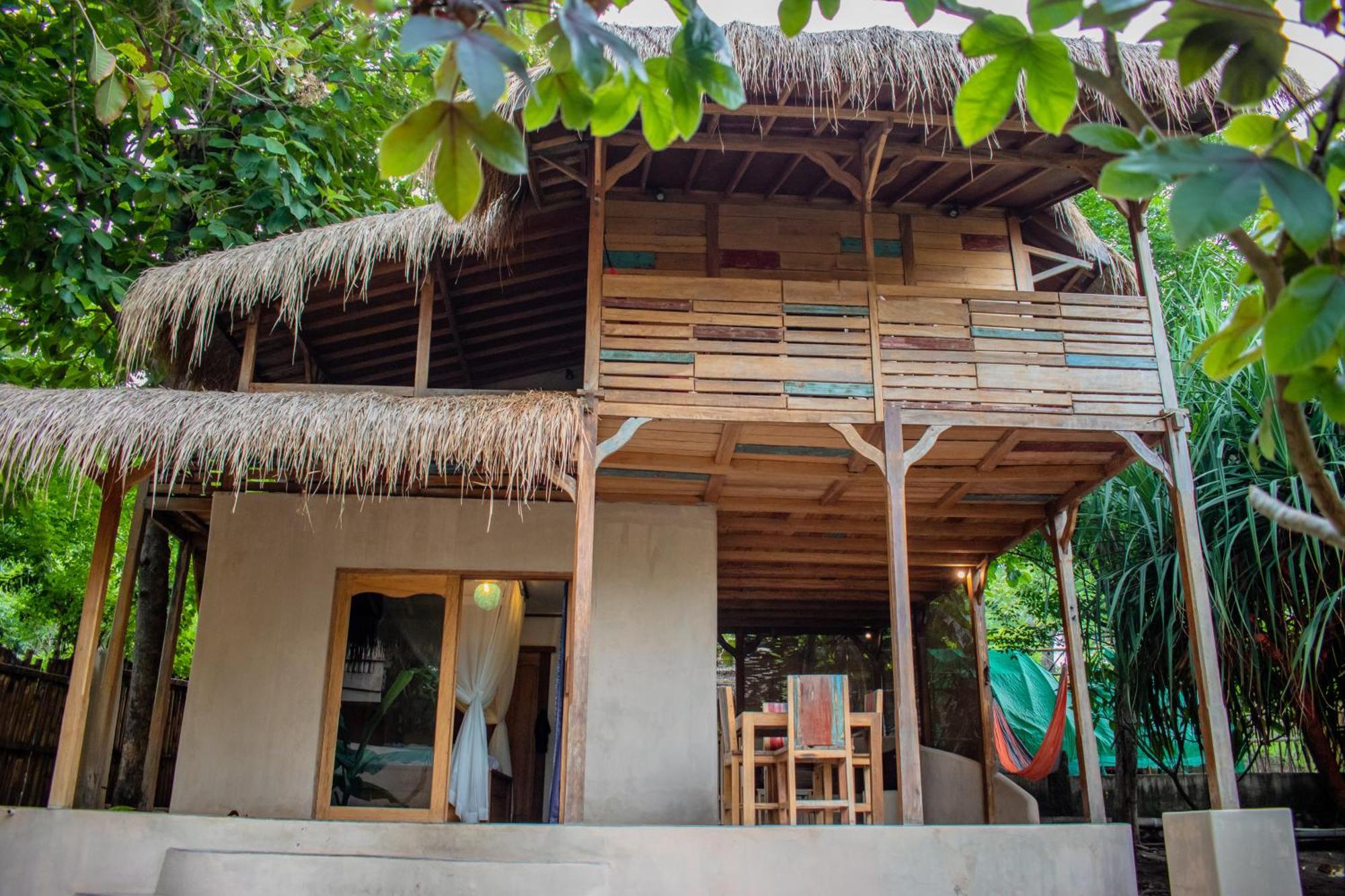 Jati Village, Party Hostel And Bungalows Gili Trawangan Room photo