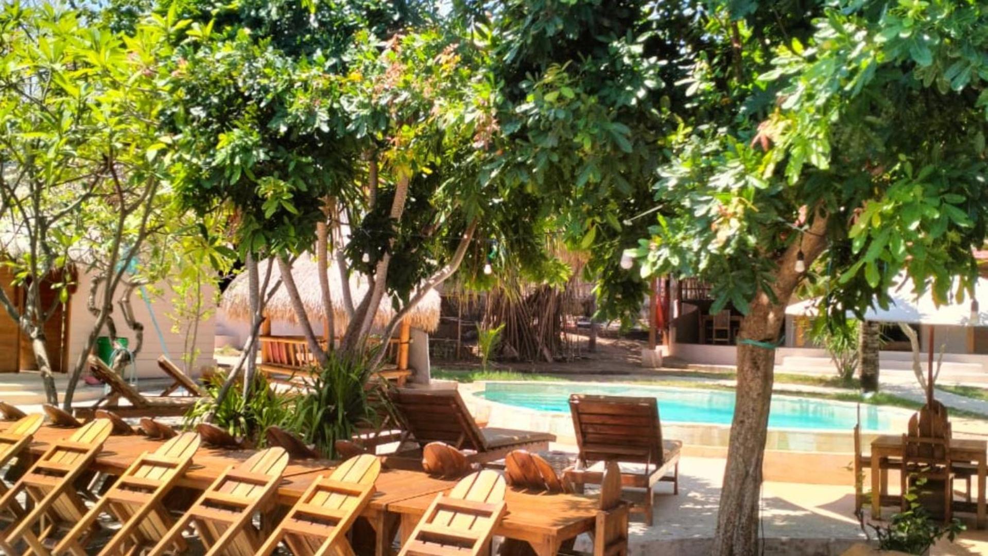 Jati Village, Party Hostel And Bungalows Gili Trawangan Exterior photo