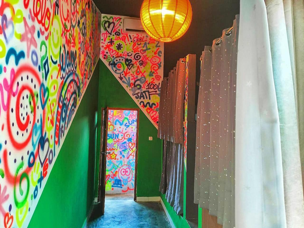 Jati Village, Party Hostel And Bungalows Gili Trawangan Exterior photo