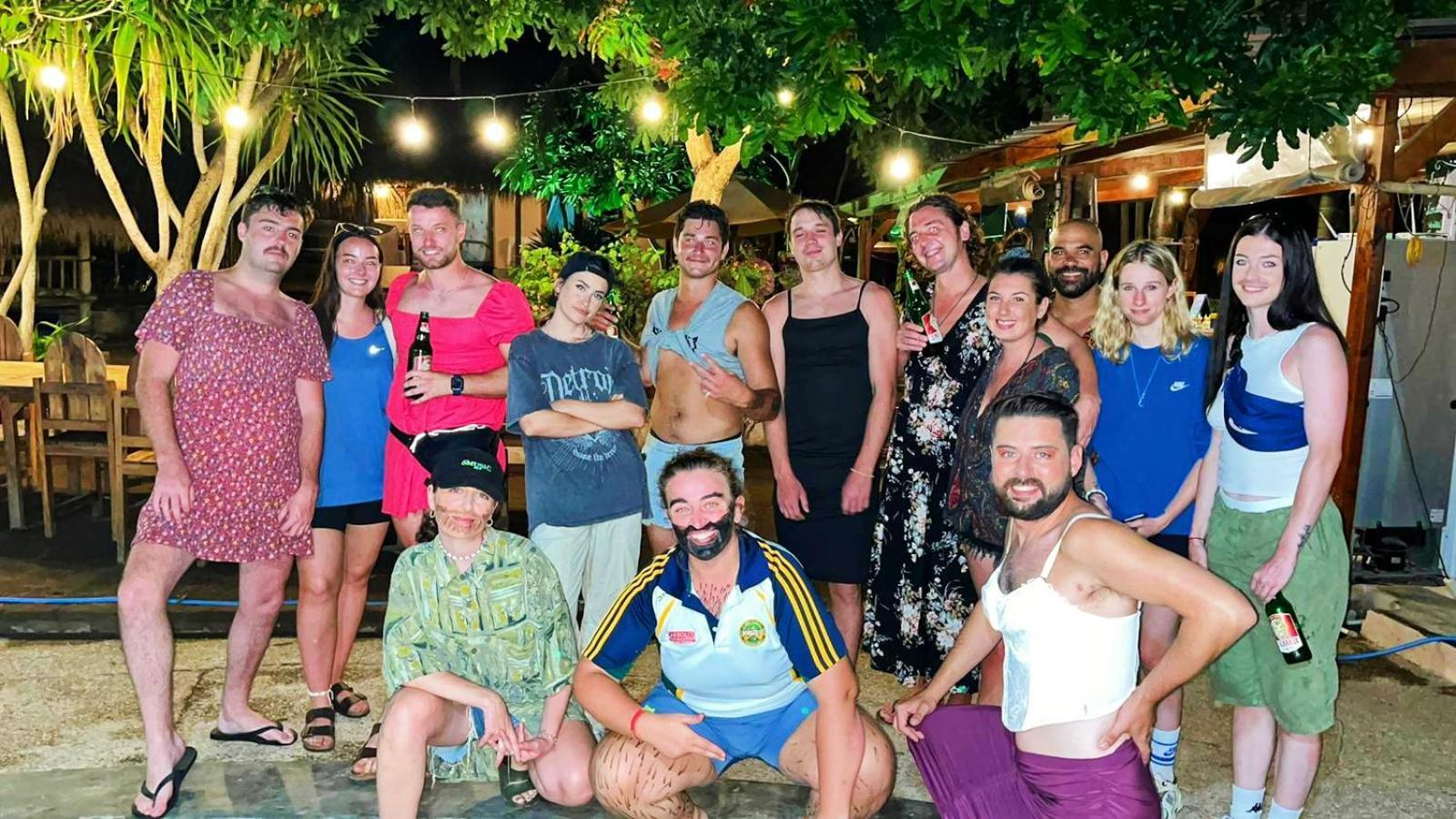 Jati Village, Party Hostel And Bungalows Gili Trawangan Exterior photo
