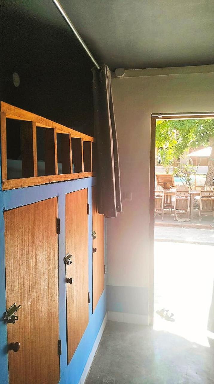 Jati Village, Party Hostel And Bungalows Gili Trawangan Exterior photo