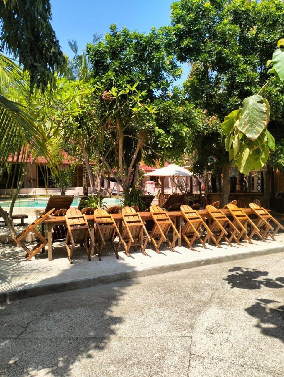 Jati Village, Party Hostel And Bungalows Gili Trawangan Exterior photo