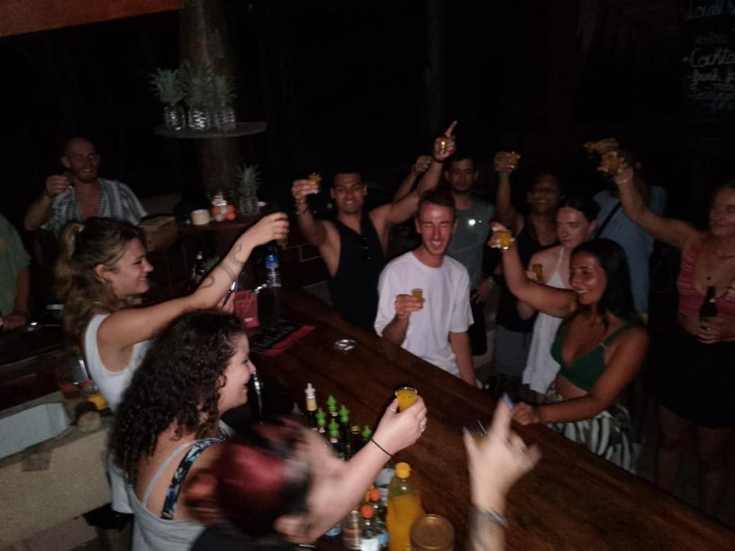 Jati Village, Party Hostel And Bungalows Gili Trawangan Exterior photo