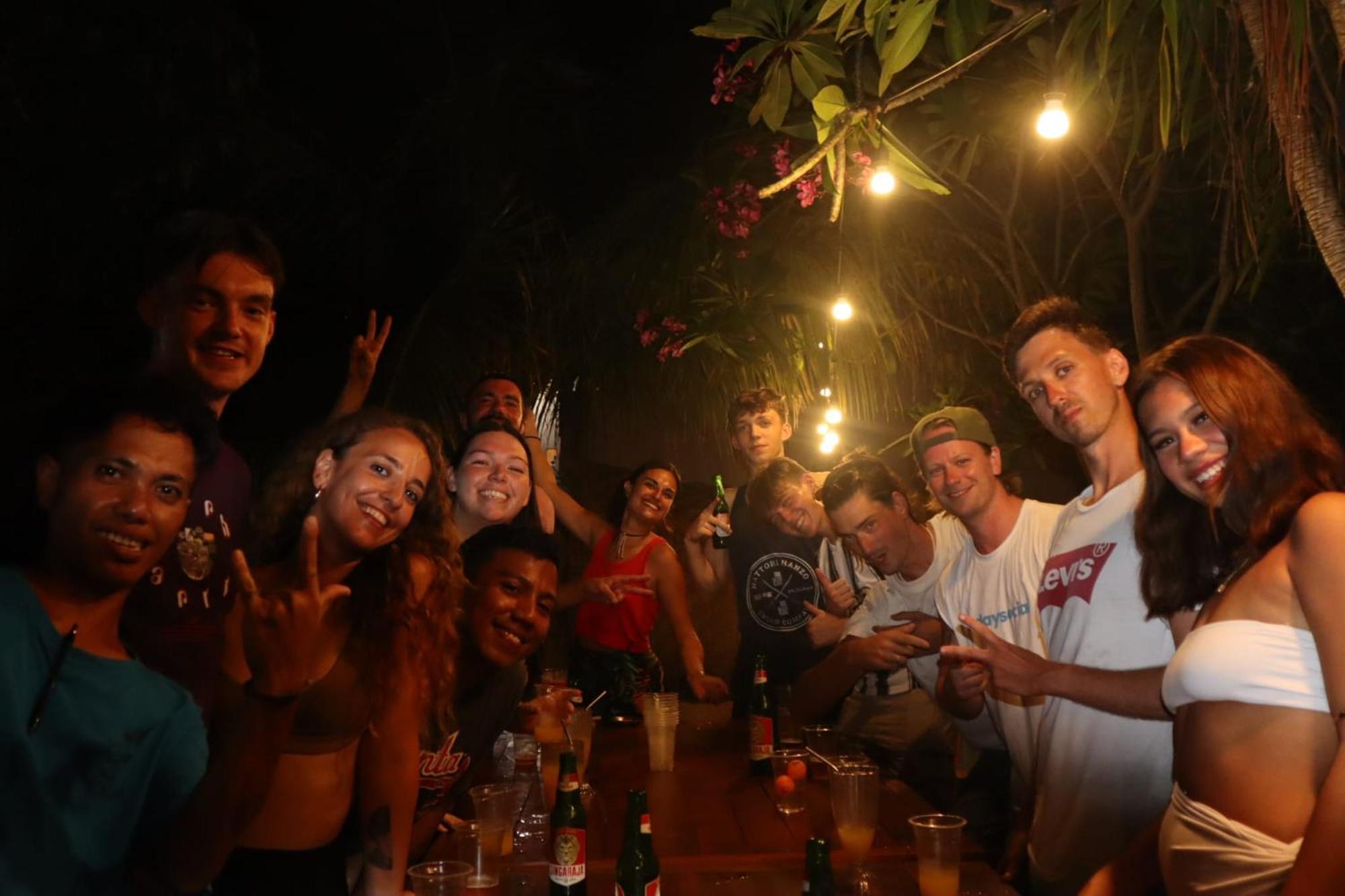 Jati Village, Party Hostel And Bungalows Gili Trawangan Exterior photo