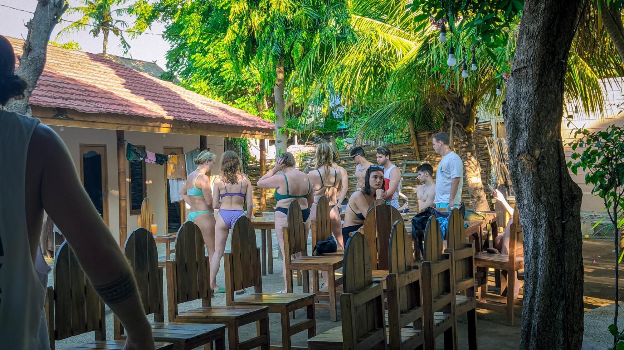 Jati Village, Party Hostel And Bungalows Gili Trawangan Exterior photo