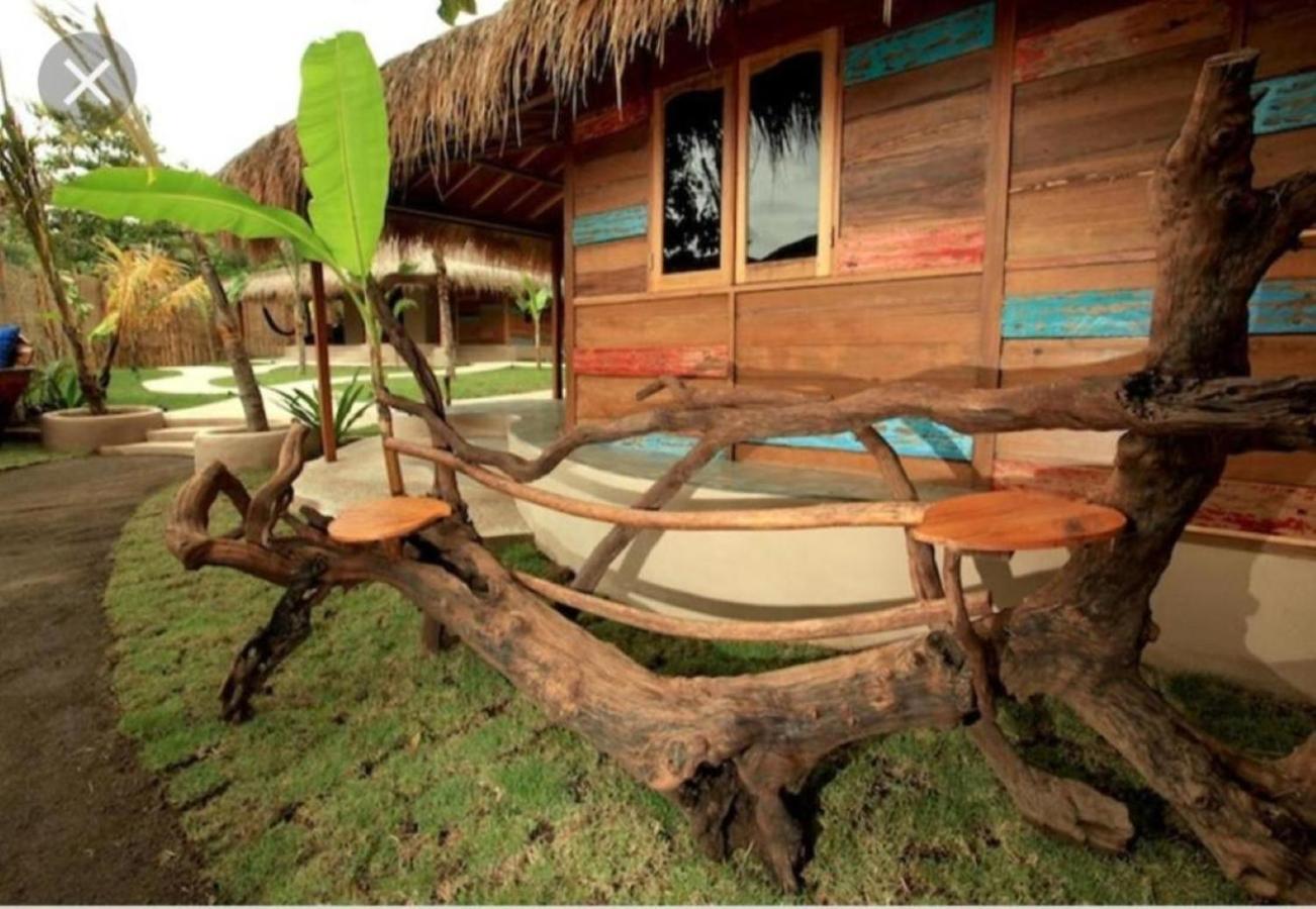 Jati Village, Party Hostel And Bungalows Gili Trawangan Exterior photo