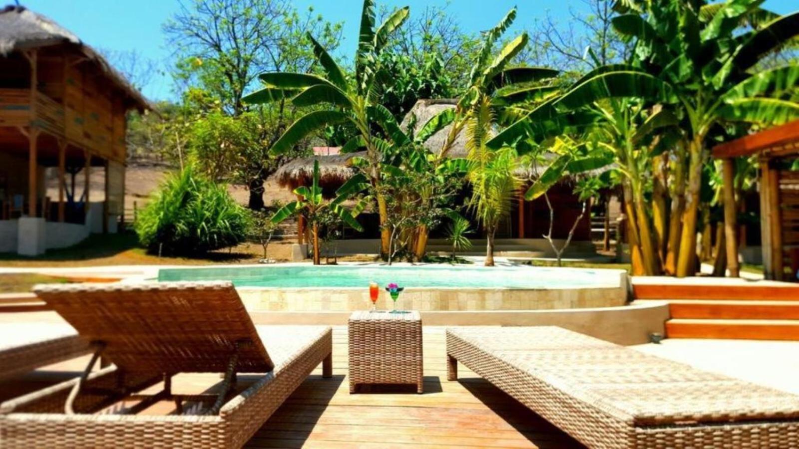 Jati Village, Party Hostel And Bungalows Gili Trawangan Exterior photo