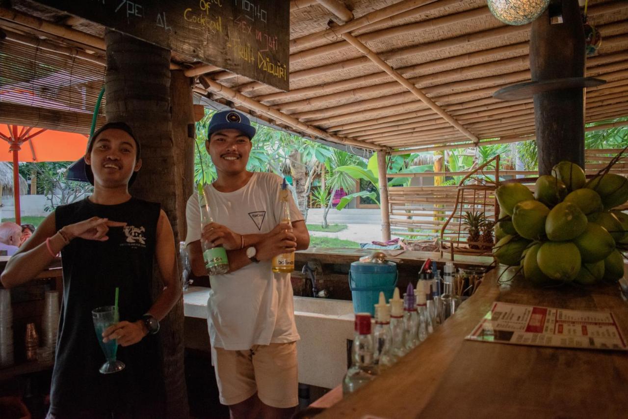 Jati Village, Party Hostel And Bungalows Gili Trawangan Exterior photo